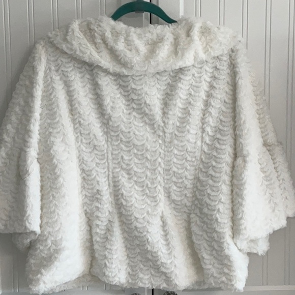 NEW White, retro style, bubble sleeves & pockets 😁 - Picture 4 of 10